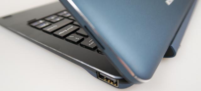 Cube iWork 10 Ultimate: Design metalic solid, aderenţă bună