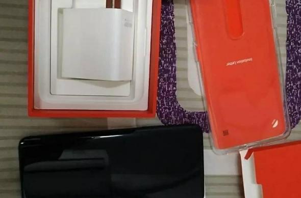 OnePlus 7 Pro Leak (fotografii hands-on): image7.jpg