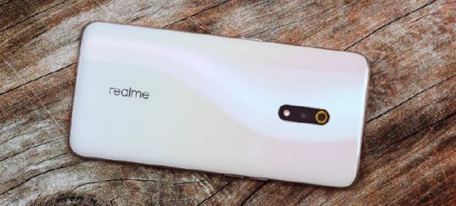 Oppo Realme X își prezintă camera selfie pop-up într-un nou teaser; Vedem și fotografii oficiale