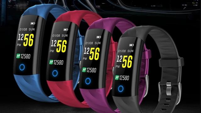 <b>Brățară fitness cu senzor de puls și certificare IP67 la doar 76 lei acum pe Cafago.com</b>Din partea celor de la Cafago.com primim astăzi o nouă serie de produse cu reduceri atractive, pe listă aflându-se o brățară smart tare interesantă și accesibilă despre care aveți mai multe detalii în rândurile de mai jos