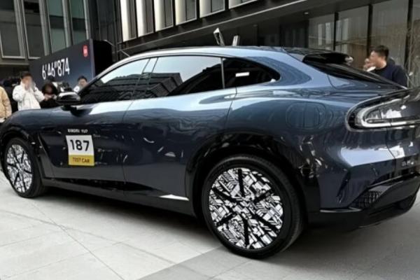 Cum arată noul automobil Xiaomi YU7 la interior; Aflăm și cât va costa