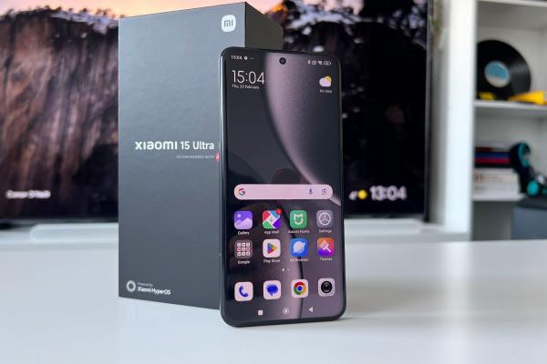 Xiaomi 15 Ultra Unboxing: cameraphone Leica de 2025, cu extra AI, lungimi focale peste medie, vrea să ia locul Xperia?
