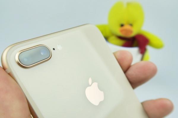 iPhone 8 Plus a fost cel mai bine vândut handset iOS în trimestrul 2 pe piața din SUA