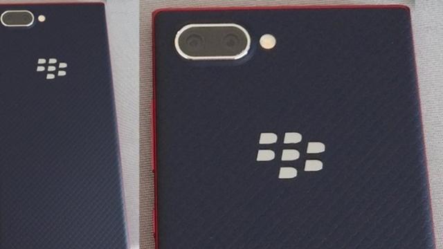 <b>BlackBerry KEY2 va primi o variantă Lite intitulată KEY2 LE; Posibilă lansare în cadrul IFA</b>Cu scopul de a viza și publicul cu buget mai restrâns iată că cei de la BlackBerry au luat decizia de a lansa și o variantă lite pentru recentul BlackBerry KEY2. Potrivit datelor ajunse în online, acest viitor terminal va fi cunoscut sub denumirea de 