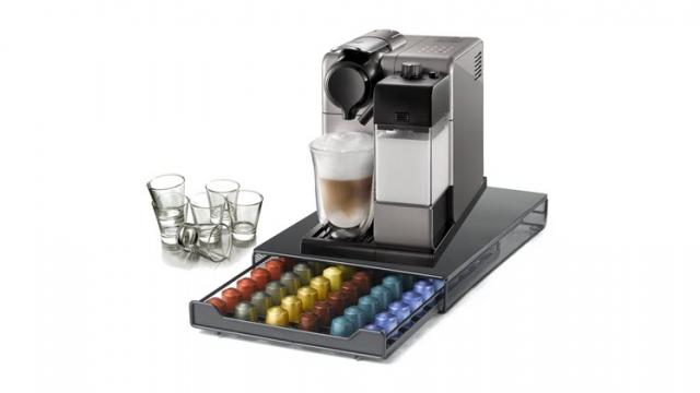 <b>Turul Magazinelor #465: Espressor de cafea la preţ bun, scaun de gaming cu luminiţe, clonă perfectă de Apple Watch şi laser pointer</b>Avem astăzi pentru voi un tur al magazinelor mai special, unul ce include produse ale căror preț nu sare de 1.500 lei după cum veți descoperi mai jos. Vă propunem diverse produse, de la un flagship al anului 2017 cu procesor Snapdragon 835