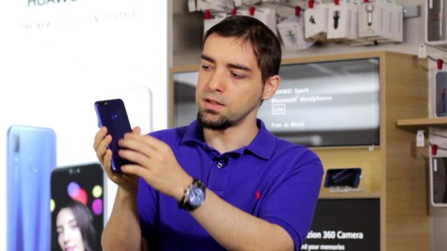 <b>Huawei Y7 Prime (2018): Hardware care în trecutul apropiat era demn de un "Lite"</b>Înainte de a discuta despre hardware-ul cu care vine acest telefon simt nevoia să vă ofer ceva background pentru recenzia specială a acestui telefon. Huawei Y7 Prime (2018) ne-a adus oportunitatea de a îl filma la Huawei Service, aflat în centrul..