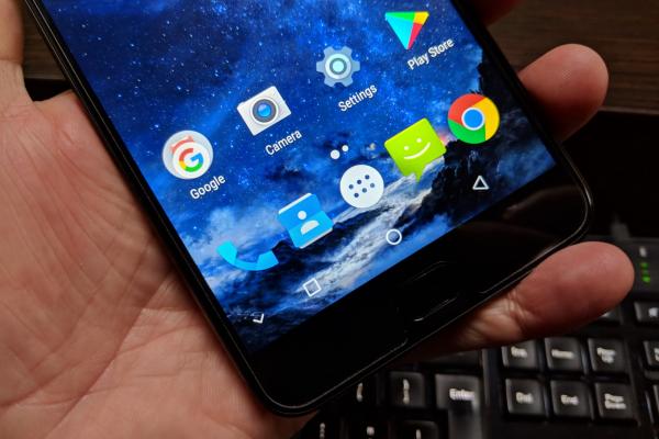 UHANS Max 2: Benchmark-uri la nivel de telefon midrange, poate puțin mai mult