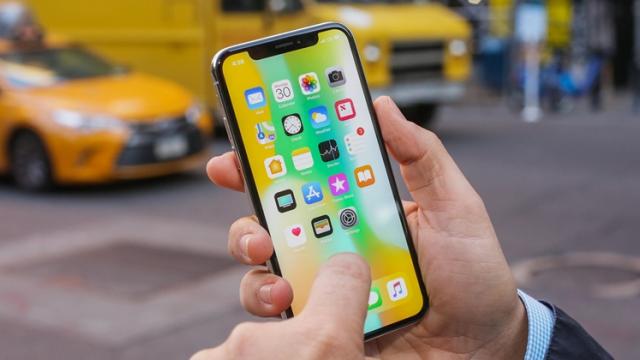 <b>20% din totalul terminalelor iPhone vândute în SUA în trimestrul 4 din 2017 au fost unități iPhone X; iPhone 8 a performat însă mai bine</b>Prin intermediul unui studiu realizat de către Consumer Intelligence Research Partners (CIRP), aflăm astăzi care a fost cel mai popular model de iPhone ales de publicul din SUA pentru achiziție în trimestrul 4 al anului trecut. Lista conține
