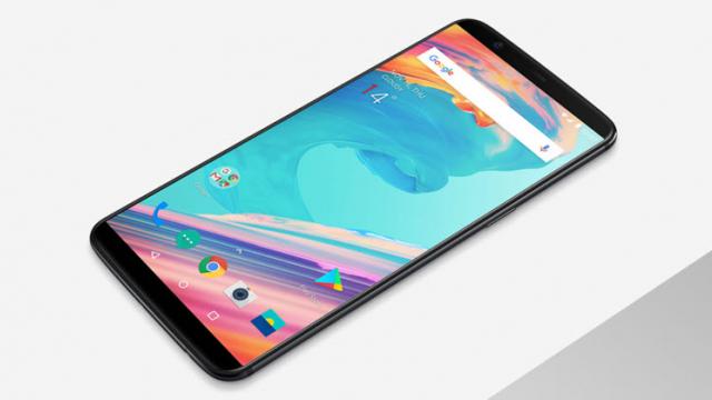 <b>OnePlus 5T primește actualizarea finală la Android Oreo; se aduc și gesturile à la iPhone X (sub formă de beta)</b>Din această săptămână smartphone-ul OnePlus 5T a început să primească actualizarea finală la Android Oreo, update ce vine sub forma lui OxygenOS 5.0.2. Printre noutățile care ni se oferă pe tavă avem un nou design pentru zona de setări rapide