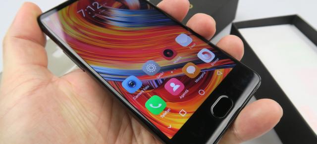 iHunt Hero Unboxing: telefon cu aspect frontal arătos, multe accesorii la pachet (Video)