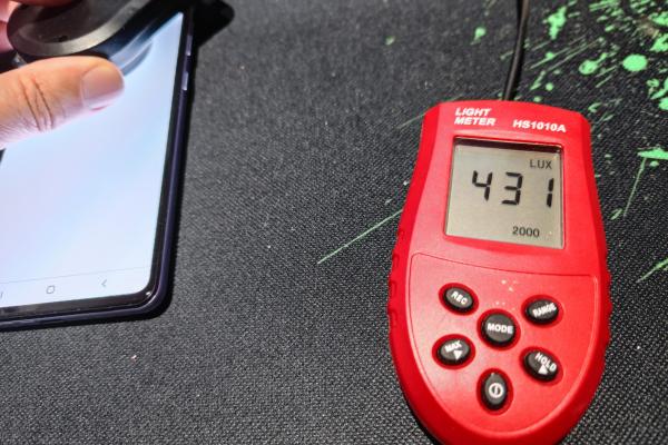 Luminozitate display Samsung Galaxy A72 4G și ecranul văzut la microscop