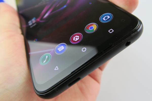 ASUS ROG Phone 5 Pro: Conectivitate excelentă, cu 5G, WiFi 6E și două porturi USB-C
