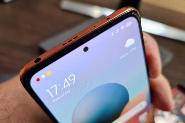 Redmi Note 10 Pro: Acustica este stereo, puterea bine distribuită între difuzoare