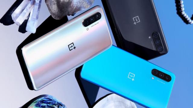 <b>OnePlus Nord CE 5G poate fi comandat acum din România de pe magazinul online oneplus.com</b>Începutul verii a fost marcat și de către lansarea lui OnePlus Nord CE 5G, un telefon mai ieftin decât se așteapta publicul și care a primit atât unboxing de la noi, cât și o recenzie detaliată chiar aici. Smartphone-ul a avut parte 