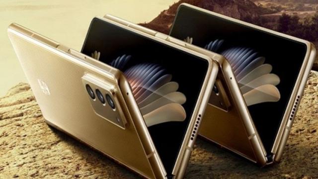 <b>Samsung Galaxy Z Fold 3 apare pe web în varianta chineză W22 5G</b>Samsung Galaxy Z Fold 3 este programat pentru debut în august alături de Galaxy Z Flip 3, iar astăzi este subiectul unei scăpări însemnate. Versiunea sa pentru China a primit o confirmare oficială, iar numele terminalului este Samsung Galaxy W22 5G