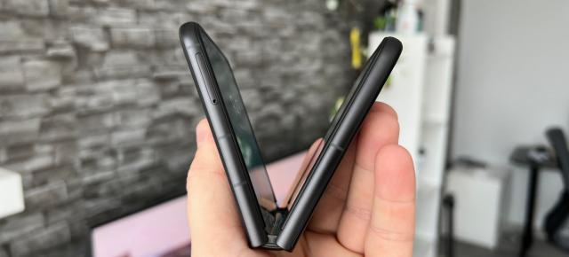 Nubia Flip 2: Baterie care stă mai bine la timpul de încărcare decât la testele de anduranță