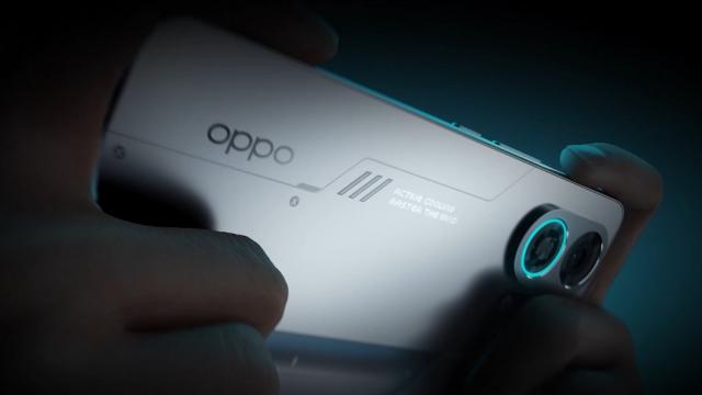 <b>OPPO K13 Turbo Pro are super dotări și l-am putea vedea global ca un rebranding OnePlus; Vine cu ventilator activ</b>Continuă lansările de final de lună iulie, iar în China sosesc de astăzi modelele OPPO K13 Turbo și K13 Turbo Pro, cu mențiunea că pe unul dintre ele l-am putea vedea lansat global drept un rebranding OnePlus, posibil Ace 6 Ultra