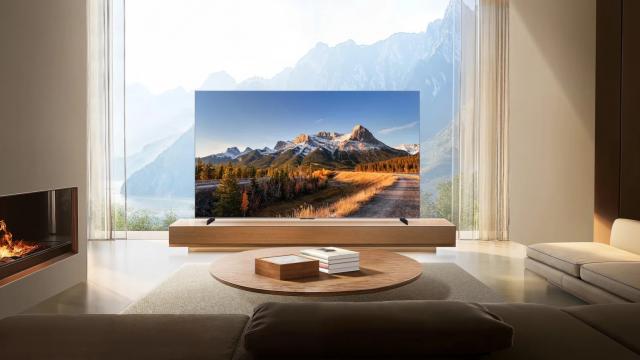 <b>TCL C8K Mini LED ajunge în România: Smart TV premium cu tehnologie QD-Mini LED, sunet Bang & Olufsen și suport extins pentru gaming</b>TCL a adus oficial în România modelul C8K din seria C-Series 2025, un televizor QD-Mini LED care vizează segmentul premium. Potrivit producătorului, modelele din această serie vin cu specificații axate pe imagine de înaltă fidelitate și suport extins