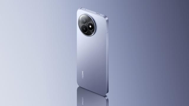 <b>Seria Redmi K90 se află în pregătire; Chiar și varianta da bază va aduce baterie de 7000 mAh și cameră telephoto de 50 MP</b>Redmi pregătește lansarea seriei K90 pentru luna octombrie, iar dacă zvonurile recente sunt corecte, s-ar putea ca și modelul de bază să fie mult mai interesant decât ne-am aștepta. Sursele vorbesc despre o schimbare majoră în strategie, cu specificații
