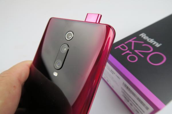 Xiaomi Redmi K20 Pro Premium: Design identic cu Redmi K20, la fel de ergonomic