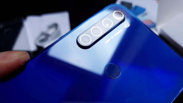 <b>Xiaomi Redmi Note 8T Unboxing: cel mai accesibil telefon cu 4 camere e aici, cu NFC şi încărcare rapidă (Video)</b>Încă de când am testat Redmi Note 8 Pro şi am apreciat camera, bateria şi performanţa mă întrebam "oare cum o fi şi Redmi Note 8"? În noiembrie Redmi Note 8 a primit o versiune înrudită, Xiaomi Redmi Note 8T