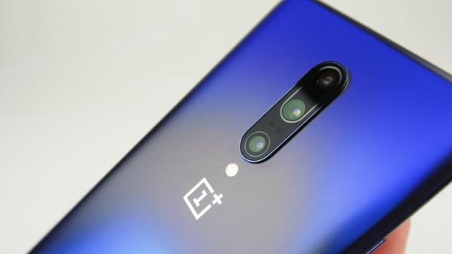 <b>OnePlus 7 Pro este unul dintre cele mai bine vândute telefoane pe GearBest.com! Primește acum o reducere</b>Sezonul de cumpărături este în plin toi iar dacă vă aflați în căutarea unor promoții cu adevărat atractive, aflați că GearBest desfășoară în această perioadă o campanie specială de reduceri. Sunt incluse aici cele