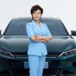 Stella Li, vicepreședinta executivă BYD, ajunge vineri la București; O vom întreba la sosire dacă România va găzdui o fabrică BYD în viitorul apropiat