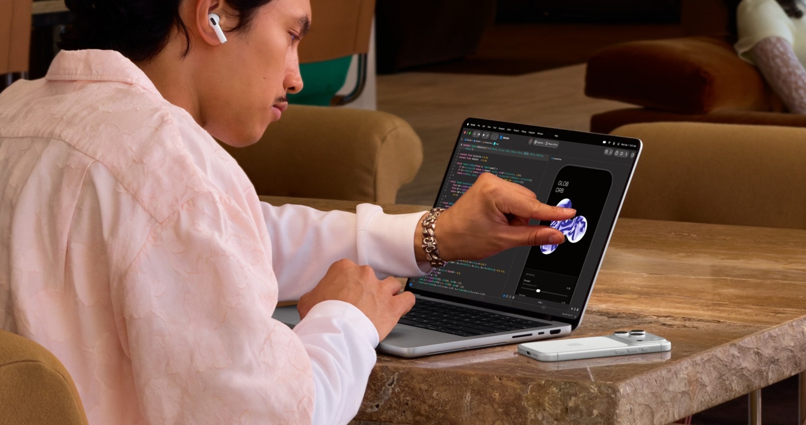 Apple lansează primul MacBook Pro cu ecran tactil! Panou tandem OLED, Dynamic Island și procesoare M5 Pro / M5 Max