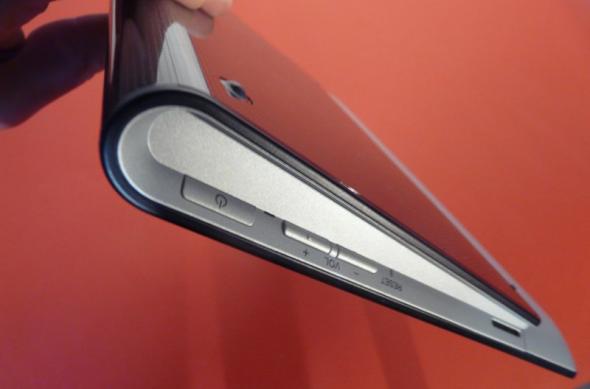 Sony Tablet S unboxing - scoatem din cutie interesanta tableta Sony cu Honeycomb (Video): p1240665jpg.jpg