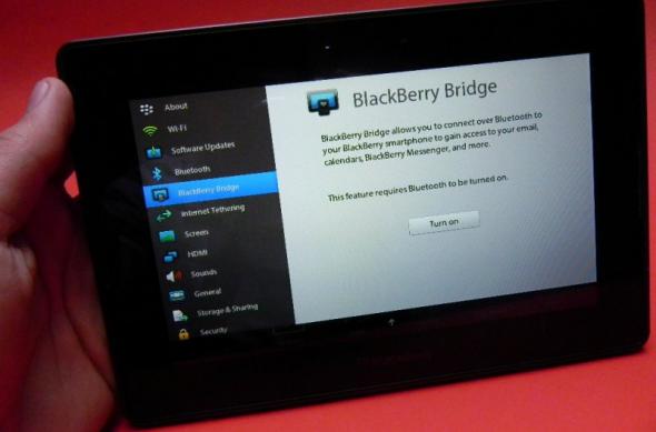 Review BlackBerry PlayBook - o alternativă pentru iPad, dependentă de smartphone BlackBerry (Video): blackberry_paybook_mobilissimo_27jpg.jpg