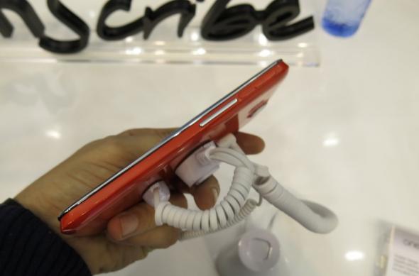 MWC 2013: Alcatel One Touch Scribe Easy hands on preview - phablet de buget cu Jelly Bean (Video): alcatel_one_touch_scribe_easy_06jpg.jpg