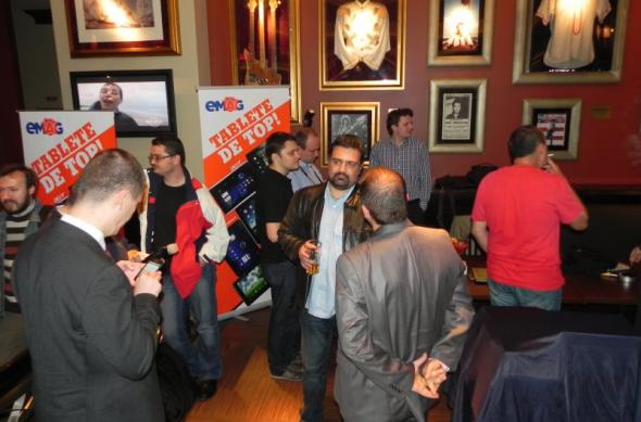 eMAG și-a pus spre test linia sa de tablete de la iPad 2 la Motorola Xoom și BlackBerry PlayBook: emag_tablete_hard_rock_cafe_004jpg.jpg