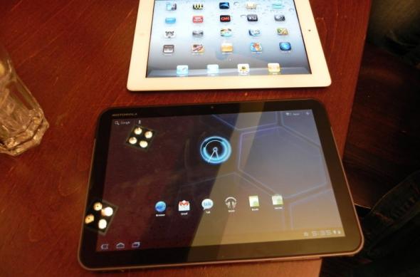 eMAG și-a pus spre test linia sa de tablete de la iPad 2 la Motorola Xoom și BlackBerry PlayBook: emag_tablete_hard_rock_cafe_045jpg.jpg