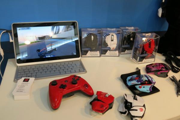 MWC 2013: Alcatel One Touch Scribe Easy hands on preview - phablet de buget cu Jelly Bean (Video)
