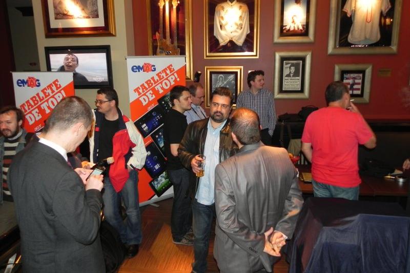 eMAG și-a pus spre test linia sa de tablete de la iPad 2 la Motorola Xoom și BlackBerry PlayBook: emag_tablete_hard_rock_cafe_004jpg.jpg