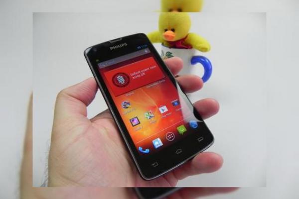 Philips Xenium W8510 Review: smartphone midrange cu dotări ca atare și baterie de flagship, dar nu chiar impresionantă (Video)