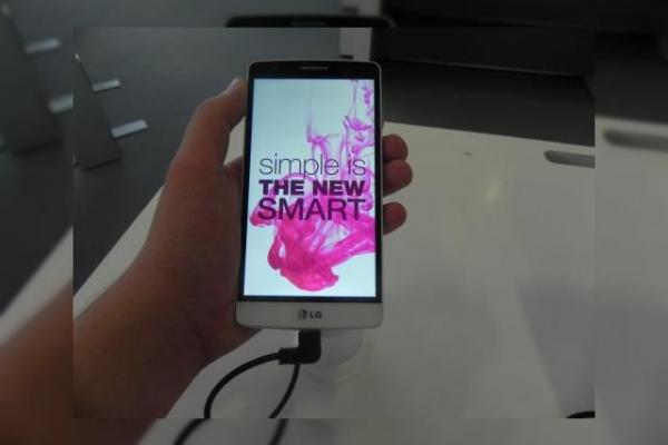 IFA 2014: LG G3 S (Beat) hands on - design de LG G3, dotări puțin mai modeste (Video)