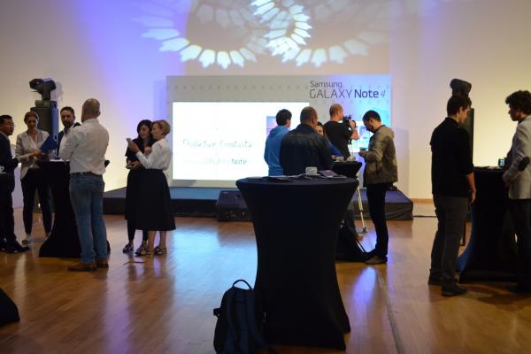 Samsung Galaxy Note 4 expus În cadrul Muzeului Național de Artă Contemporană din București cu ocazia debutului pe plan local