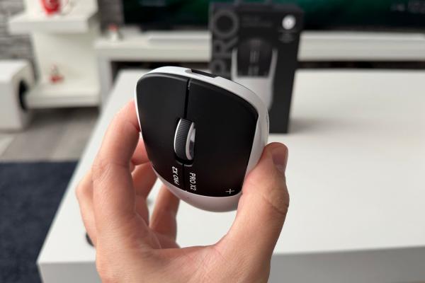 Logitech Pro X2 Superstrike - Fotografii (2)