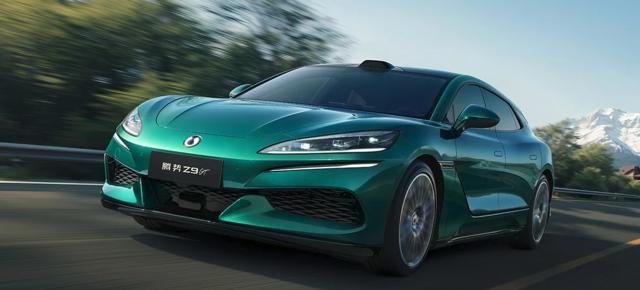 Pragul de 1000 km autonomie rămâne dificil de atins; Doar două mașini electrice, Denza Z9 GT EV și Yangwang U7, depășesc acest nivel în clasamentul CATARC din China