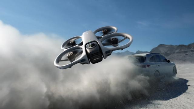 <b>Avem dronă 8K! DJI Avata 360 debutează oficial, cu filmare la 360 grade, cadre de 120 MP</b>DJI îşi continuă lansările, fără a fi descurajată de interdicţia americană. De această dată ne prezintă un model capabil de filmare 8K, DJI Avata 360, care face şi cadre la 120 MP şi are autonomie de zbor de 23 de minute

