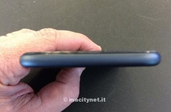 Încă o machetă iPhone 6 Își face apariția Într-o serie de fotografii alături de Galaxy S5 (Video): 2a9f788975c5ab111d48fc3888769c0a.jpg