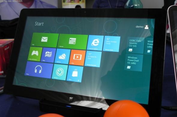 Tabletă Samsung cu Windows 8 (Series 7 Slate 700T) Într-un hands on Mobilissimo.ro la IT Congress 2012 (Video): dscn0096jpg.jpg
