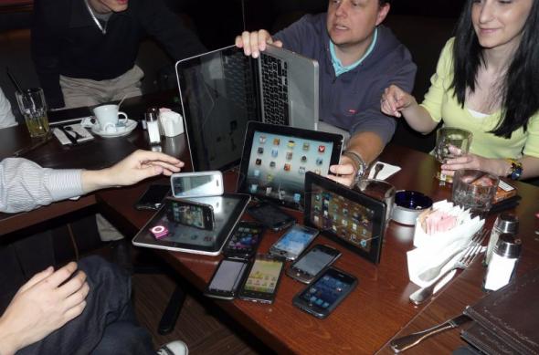 iMeetup București 2011 - Între iGadgeturi, prima tabletă BlackBerry și voie bună (Video): imeetup_bucuresti_2011_37jpg.jpg