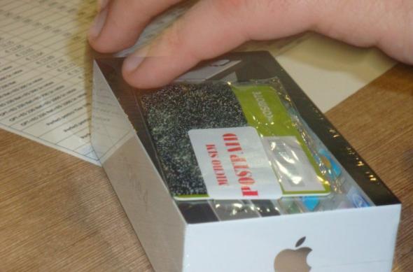 și s-a lansat și iPhone 4... prin Cosmote și Vodafone (Video): dsc05936jpg.jpg