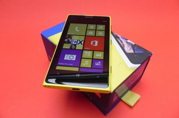 Nokia Lumia 1020 unboxing: cameraphone-ul prin excelență, scos din cutie la Mobilissimo.ro (Video): nokia_lumia_1020_review_mobilissimo_ro_52jpg.jpg