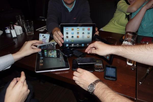 iMeetup București 2011 - Între iGadgeturi, prima tabletă BlackBerry și voie bună (Video)