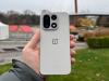 OnePlus 15: Primul smartphone cu Snapdragon 8 Elite Gen5 testat de noi se bate serios cu Dimensity 9500