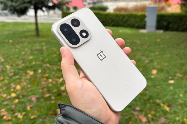 OnePlus 15: A doua schimbare de lider la playback video în mai puțin de o lună, avem baterie mare mare