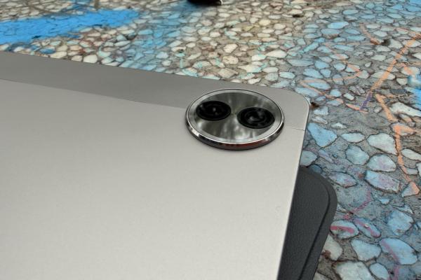 HONOR Pad 10: Camera de 8 MP se descurcă pentru strictul necesar